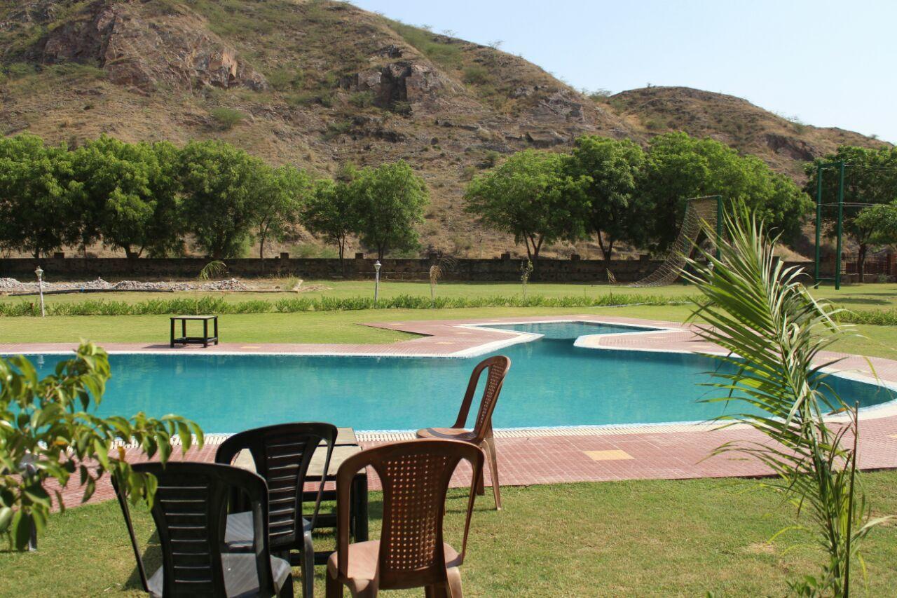 Raj Mahal Resort & Spa Neemrana Exterior photo