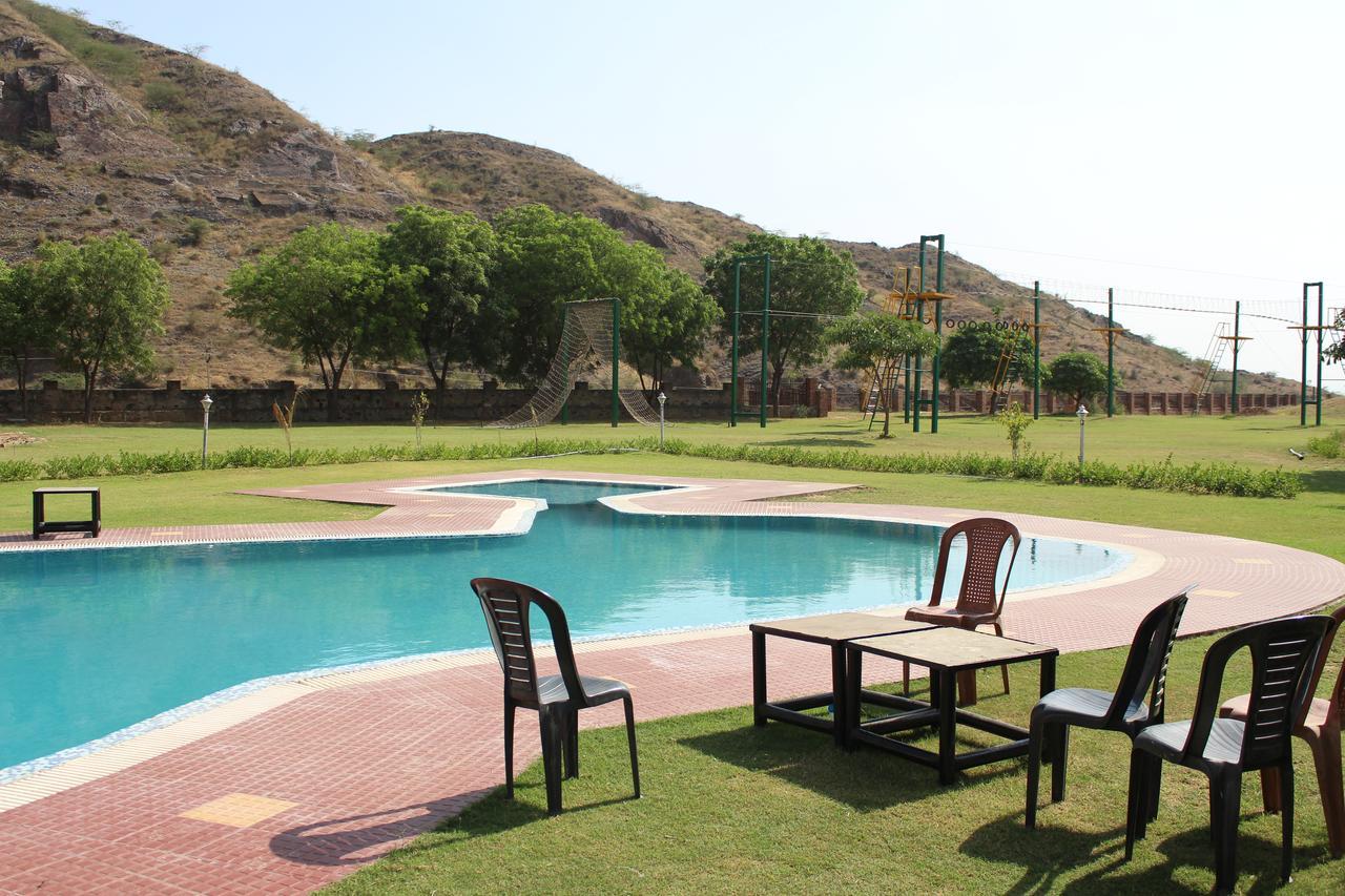 Raj Mahal Resort & Spa Neemrana Exterior photo